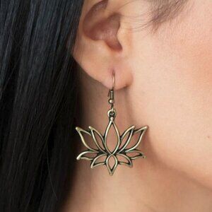 Paparazzi Jewelry Accessories - Lotus Ponds - Brass Earrings - Vintage